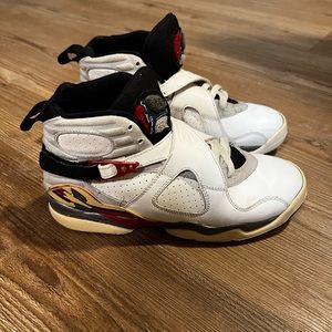 Air Jordan 8 bugs